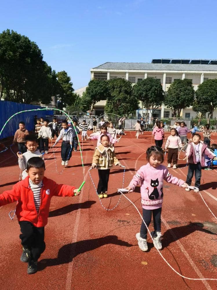 阳光校园，活力板小——记板桥小学大课间活动(图3)