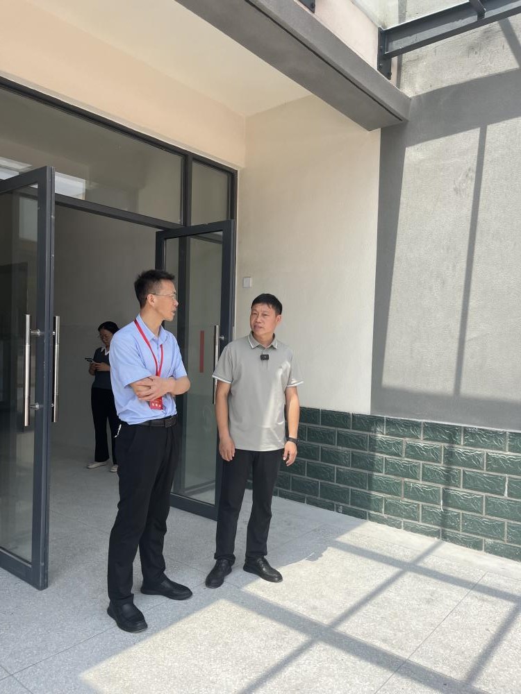 “交流促提升 共进谋发展”——襄阳市人大常委会一行来我校考察交流(图3)