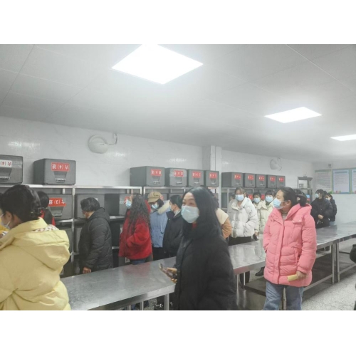 家校同心，共话成长——板桥小学开展家长开放日活动