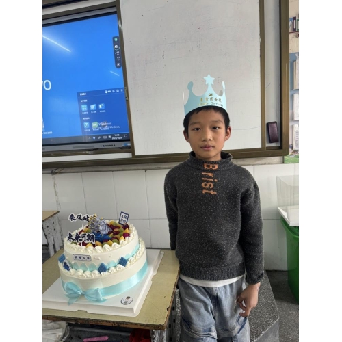 当屏幕的光亮起时——冯 姣