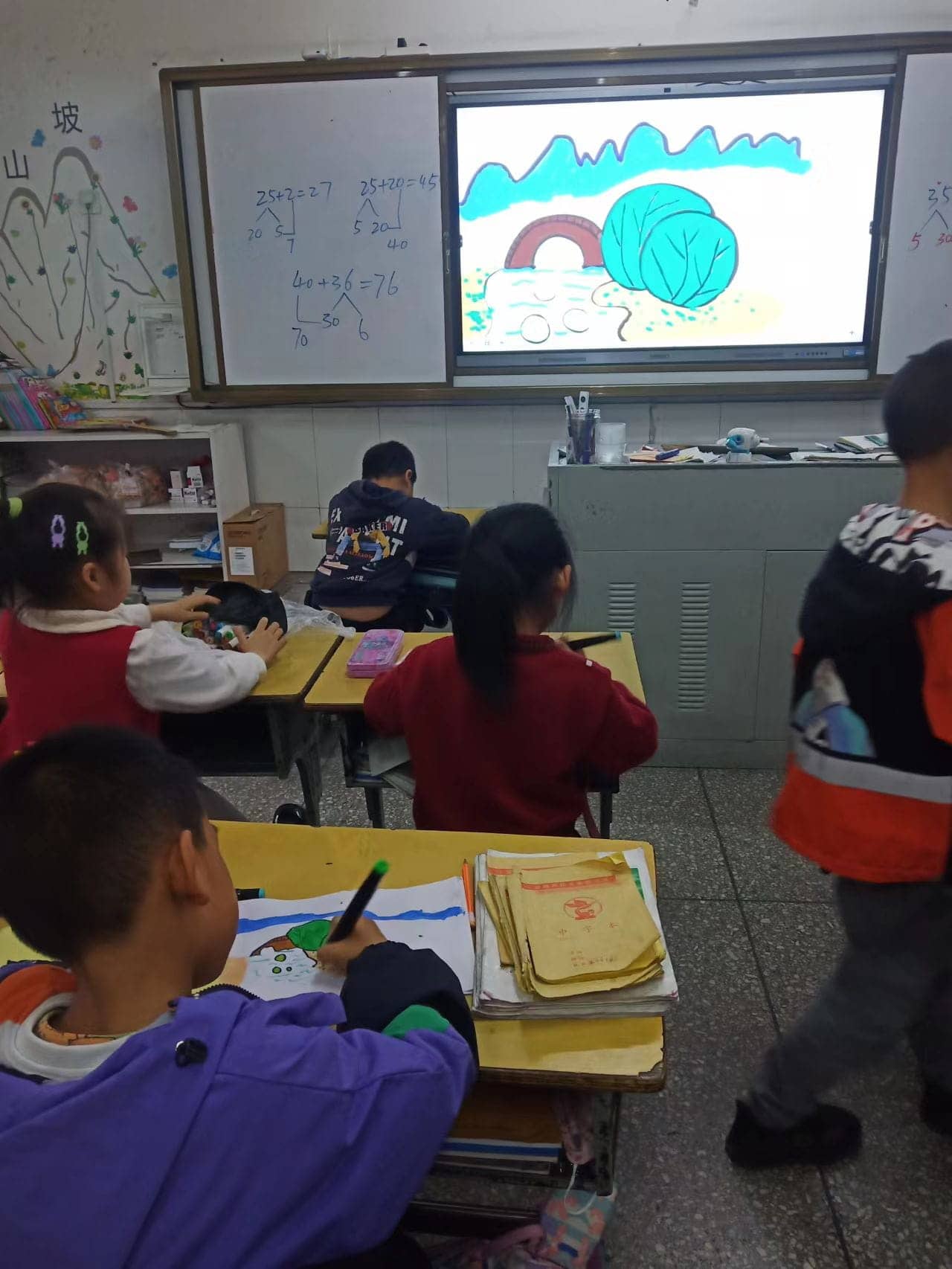 一年级绘画特色班(图9)