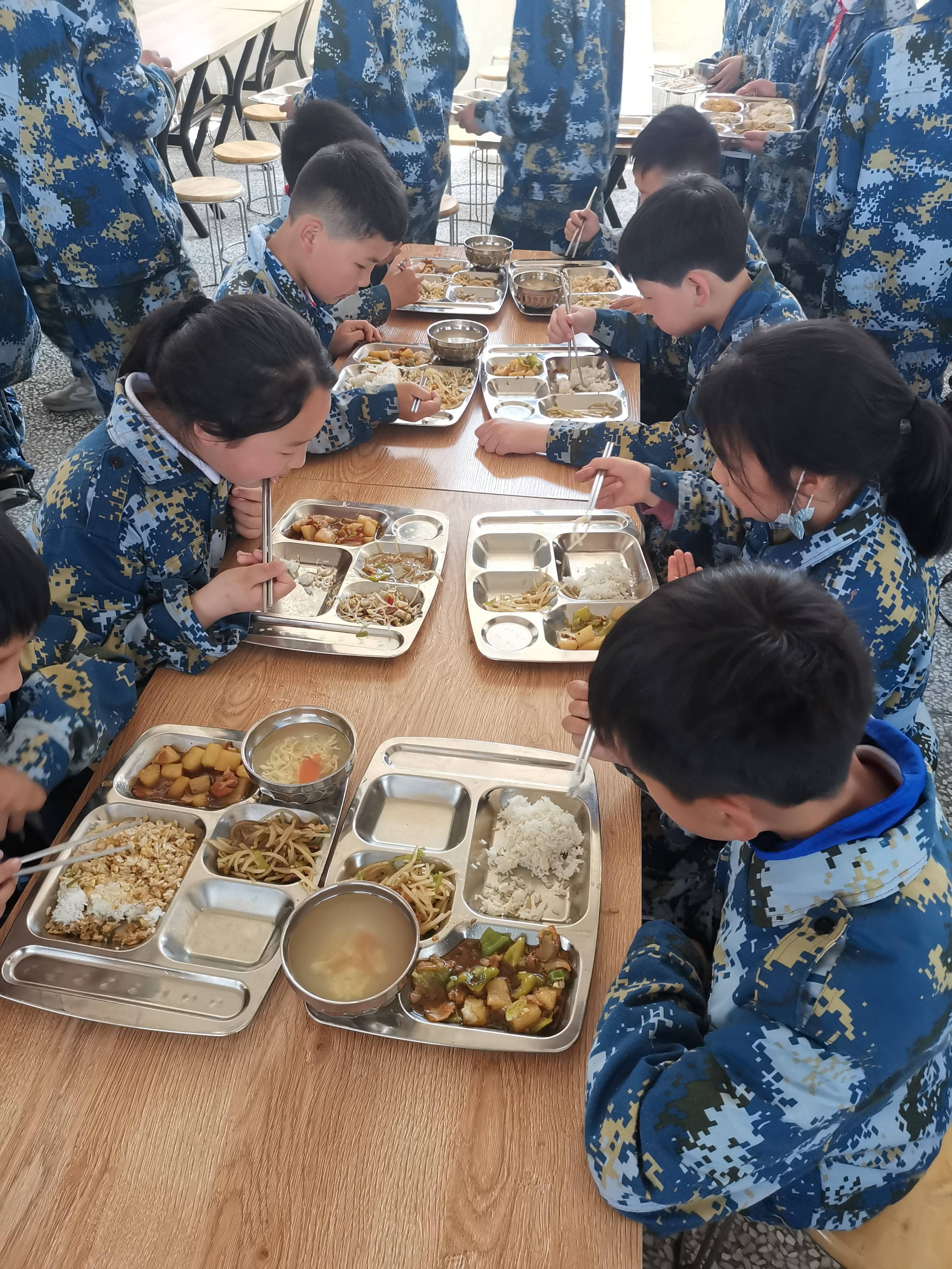 挥洒实践汗水，书写无悔青春——板桥小学四（1）班社会实践活动(图4)
