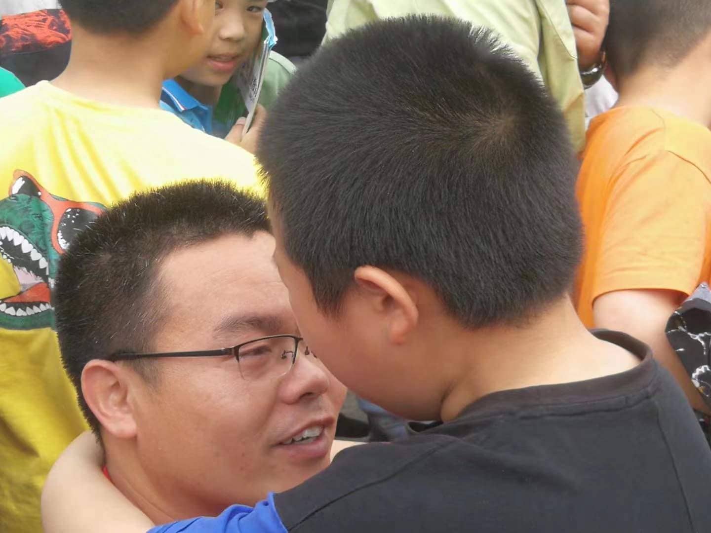 “”爱在路上“”之感恩教育(图1)