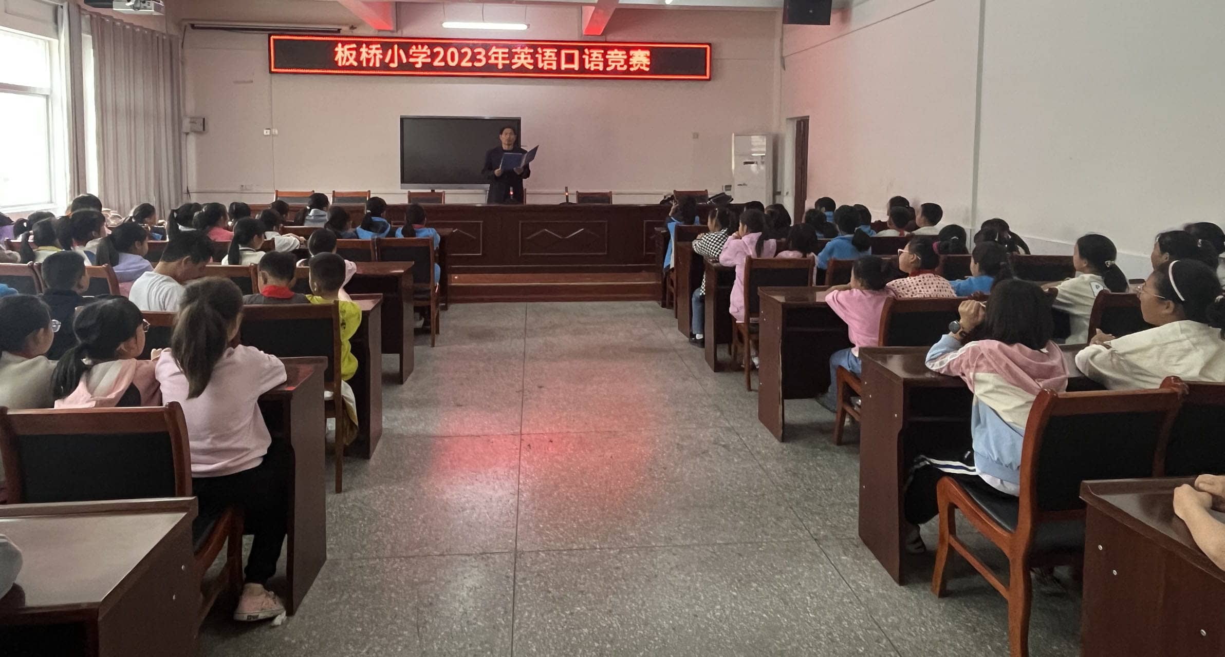 以赛促学提能力，英语竞赛展风采(图1)