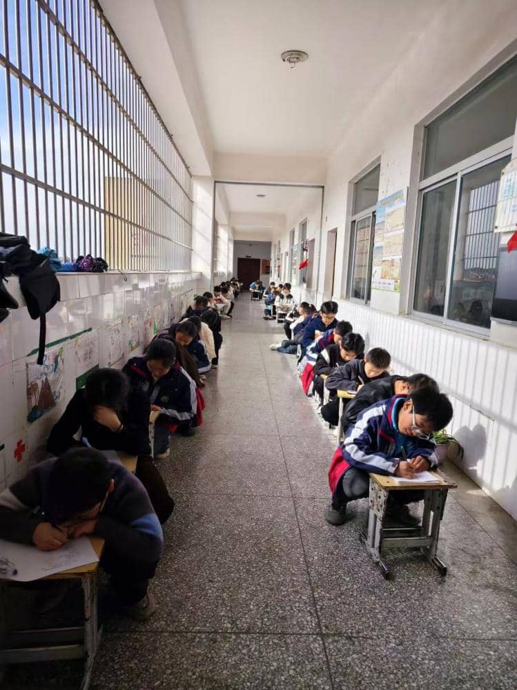 “英”你而来，“词”赛精彩——板桥小学六年级开展英语单词竞赛活动(图1)