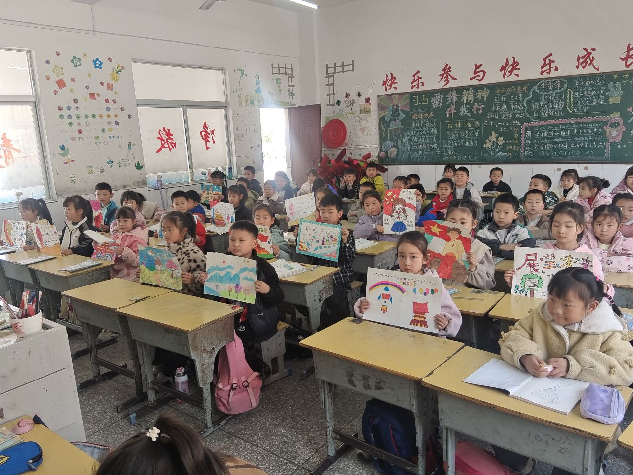 笔墨书香满校园 魅力书画展风采——板桥小学举办“中国梦——少年行”暨第五届楚都艺术节书画大赛活动(图1)