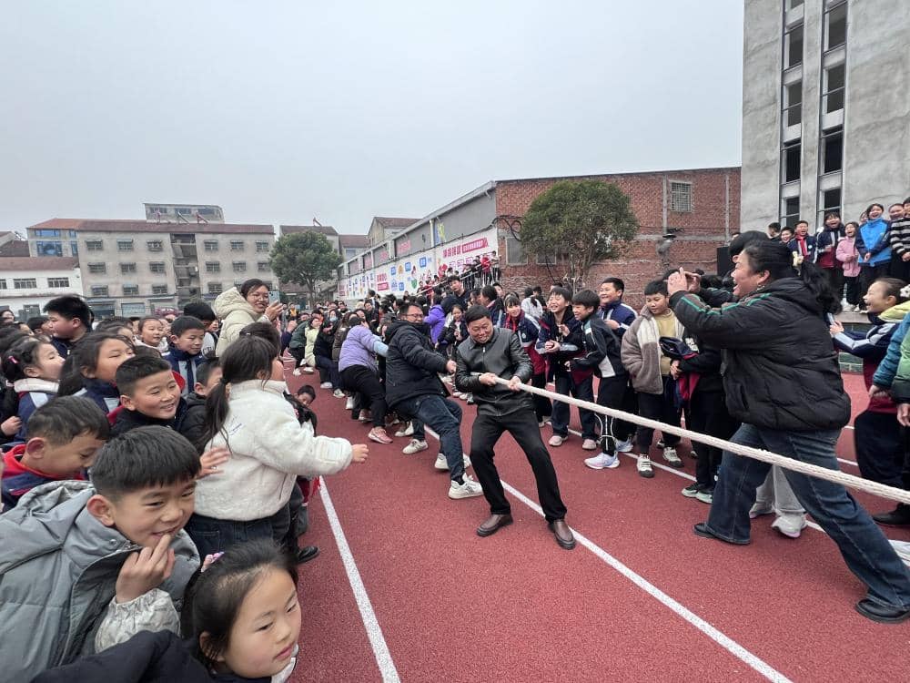 “趣”享运动，“味”你加油——板桥小学开展2024年冬季趣味运动会(图8)