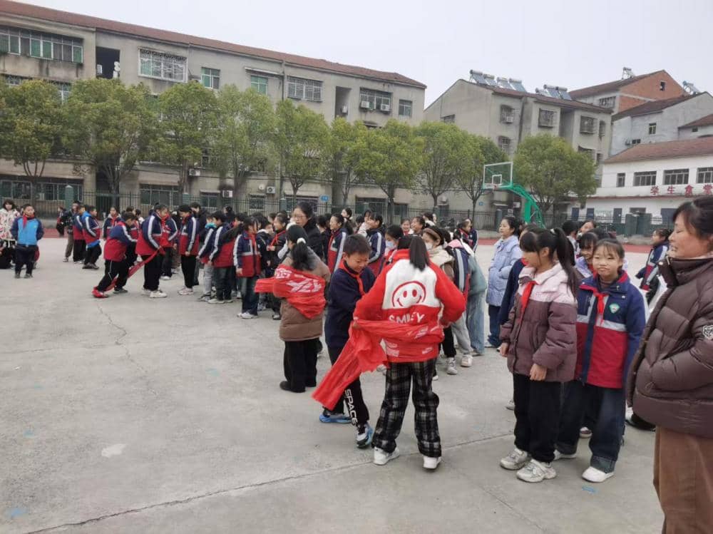 “趣”享运动，“味”你加油——板桥小学开展2024年冬季趣味运动会(图6)