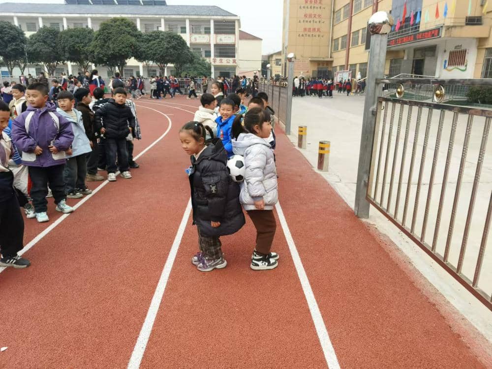 “趣”享运动，“味”你加油——板桥小学开展2024年冬季趣味运动会(图7)