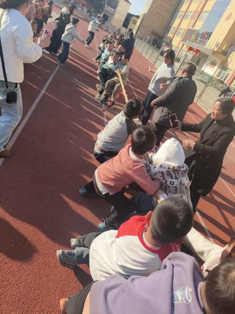 活力全开,“童”享运动——宜城市板桥小学举行2025年秋季第二届体育节(图13) 活力全开,“童”享运动——宜城市板桥小学举行2025年秋季第二届体育节(图13)