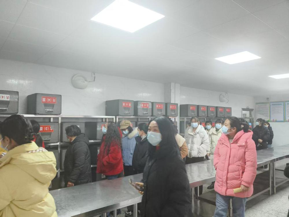 家校同心，共话成长——板桥小学开展家长开放日活动(图1)