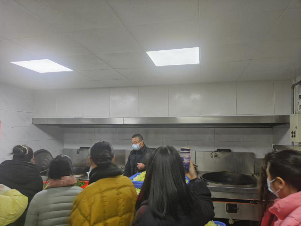 家校同心，共话成长——板桥小学开展家长开放日活动(图2)