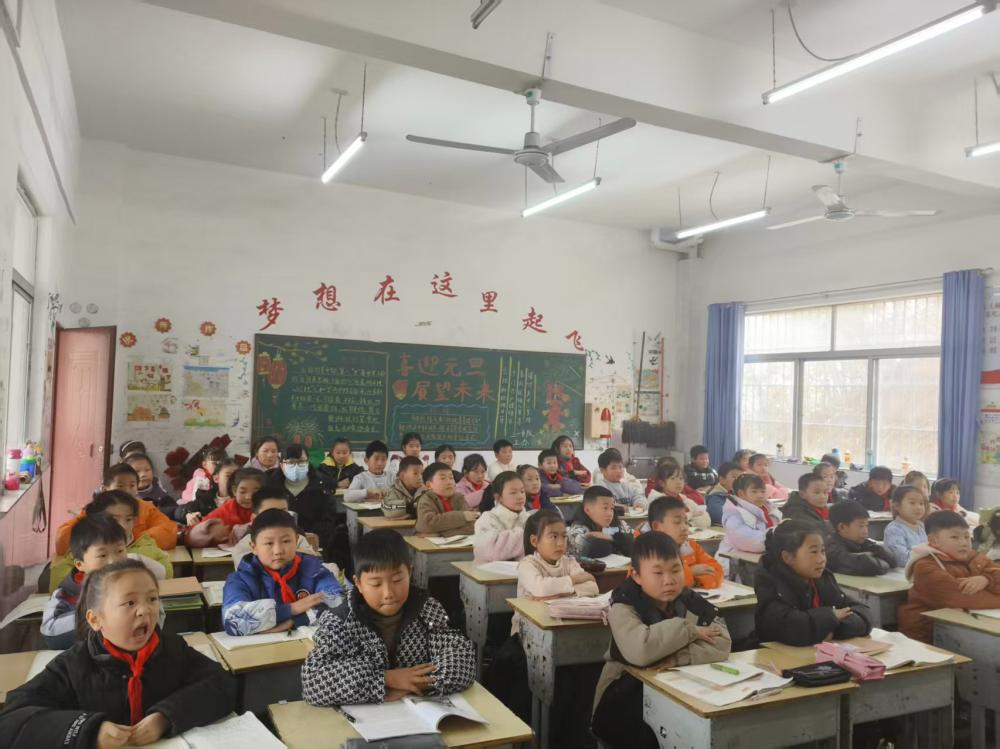 家校同心，共话成长——板桥小学开展家长开放日活动(图5)