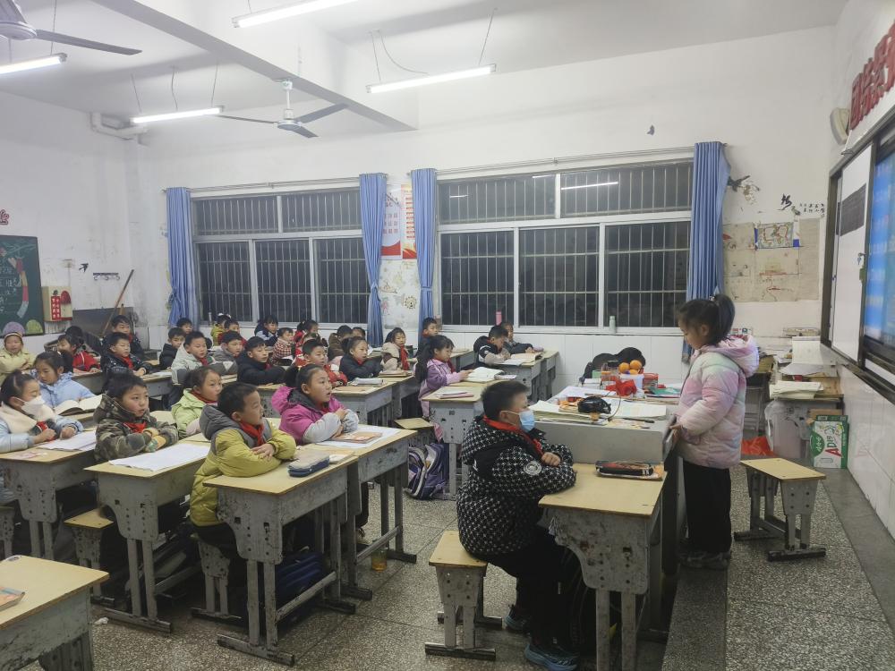 《半班新面孔，满室暖时光：我的二年级语文教育手记》(图2)