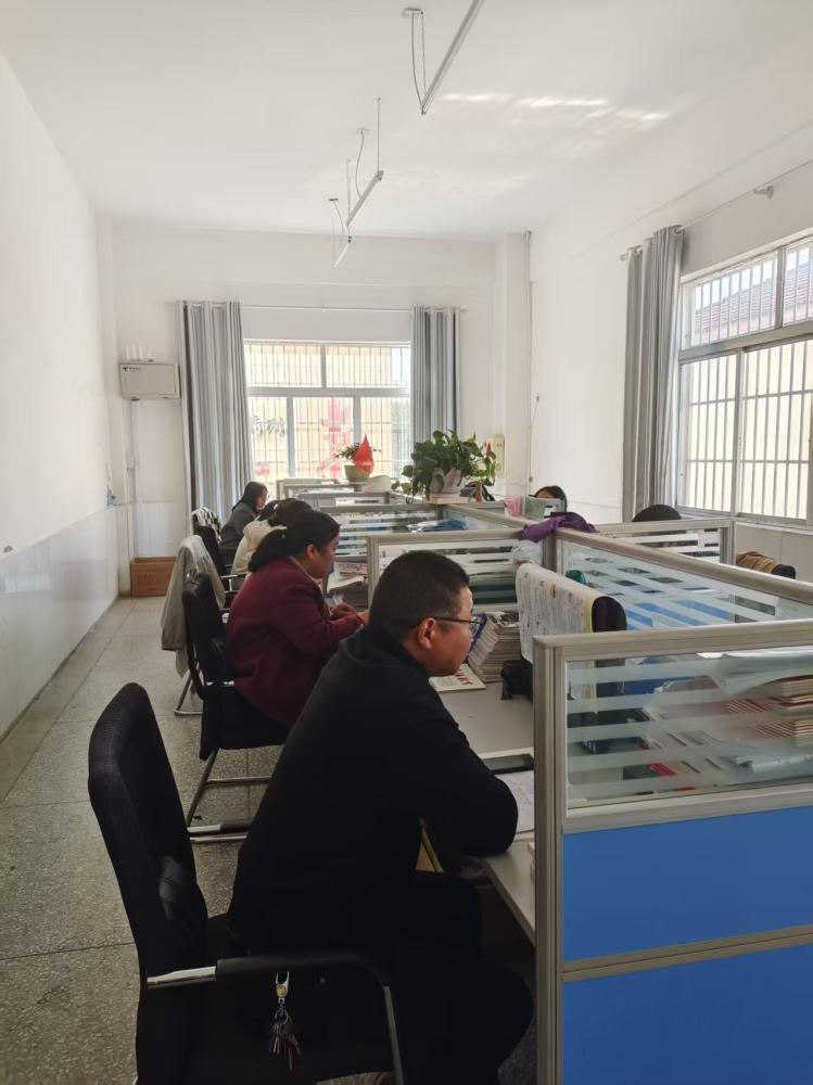 聚光成芒，以爱育花——潘明璟(图1)