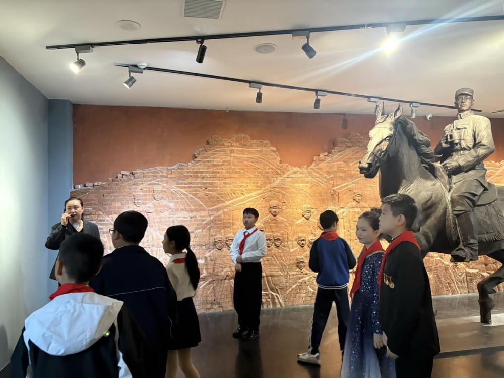 微光汇聚处，皆是向阳生长——任真真(图2)