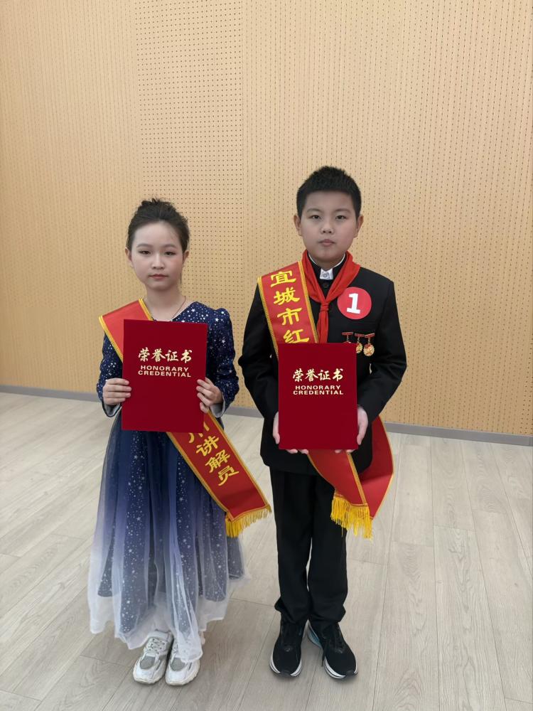 微光汇聚处，皆是向阳生长——任真真(图3)