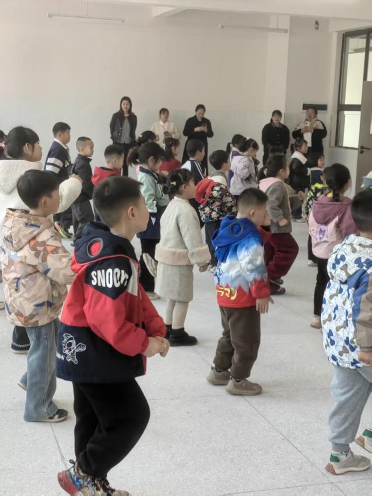 家园同心 共育花开 ——板桥小学附属幼儿园家长开放日活动纪实(图4)