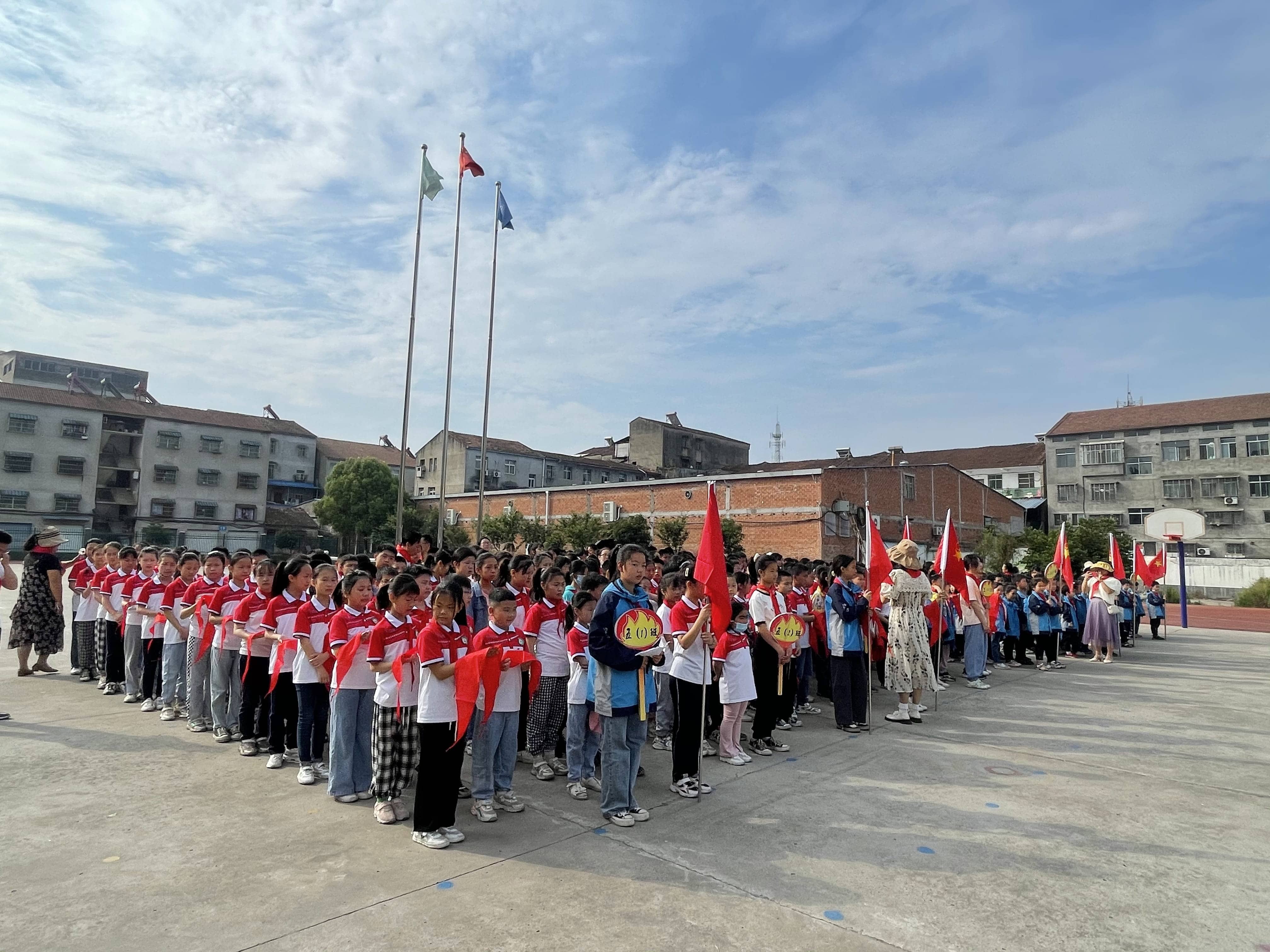 "红领巾心向党”入队仪式(图3)
