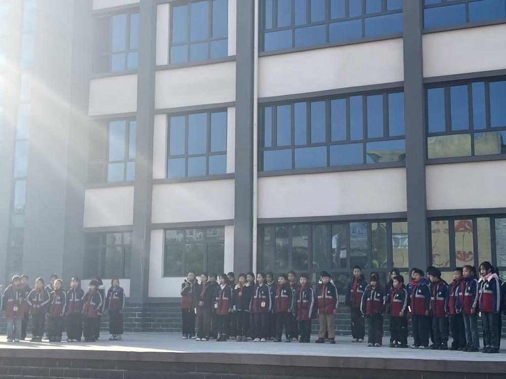 落实“五育并举”,绽放多彩童年 ——我校特色课程成果展演活动精彩纷呈(图1) 落实“五育并举”,绽放多彩童年 ——我校特色课程成果展演活动精彩纷呈(图1)