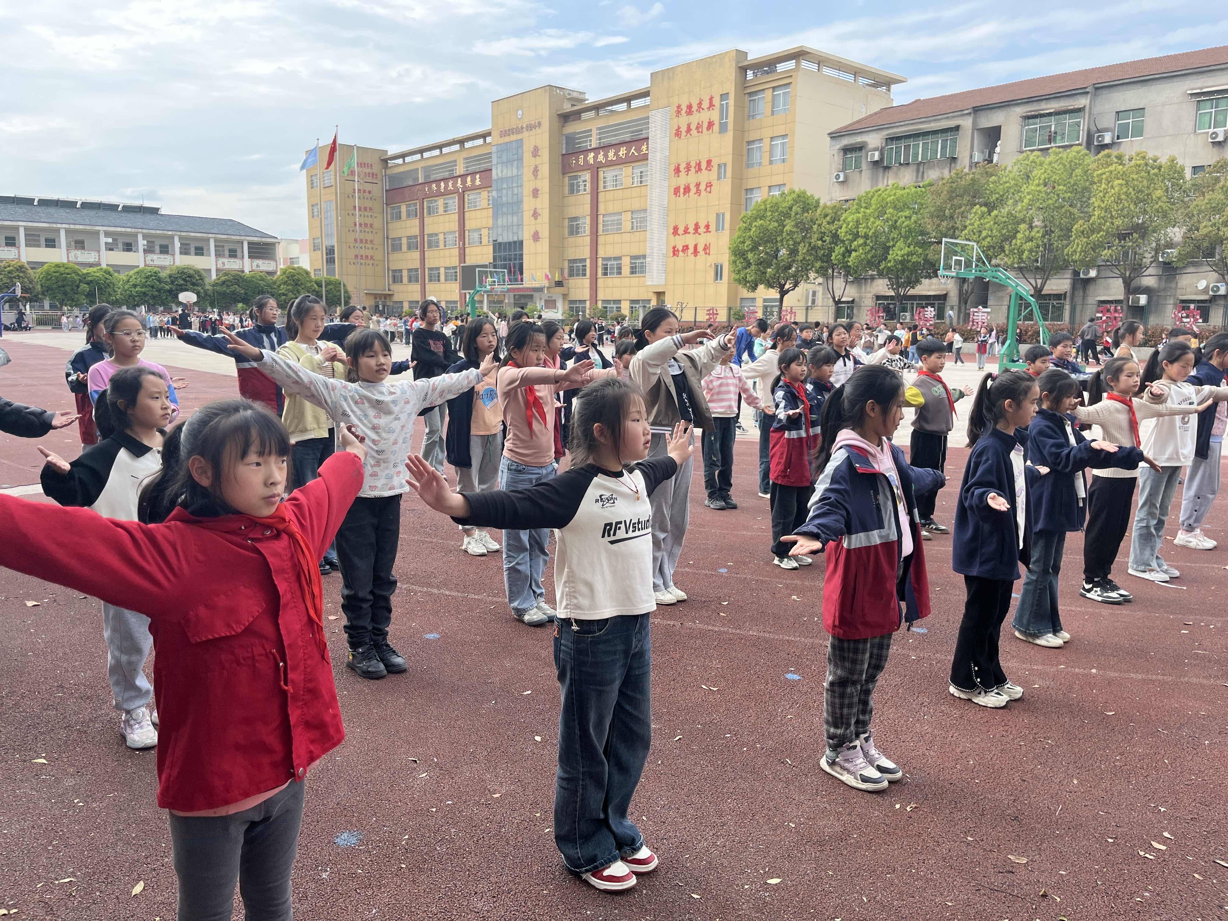 今日板小2024.4.9(图3)