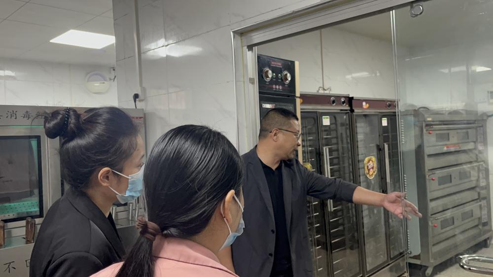 家校共育，共筑未来——板桥小学“家长开放日”活动(图2)