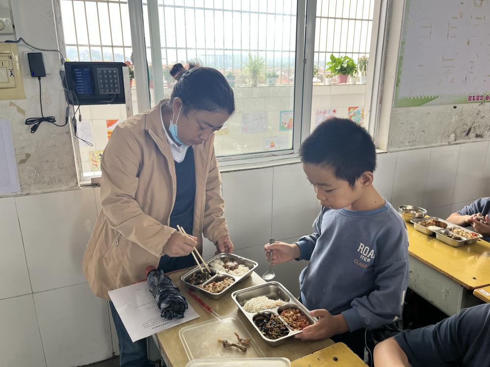 家校共育，共筑未来——板桥小学“家长开放日”活动(图5)