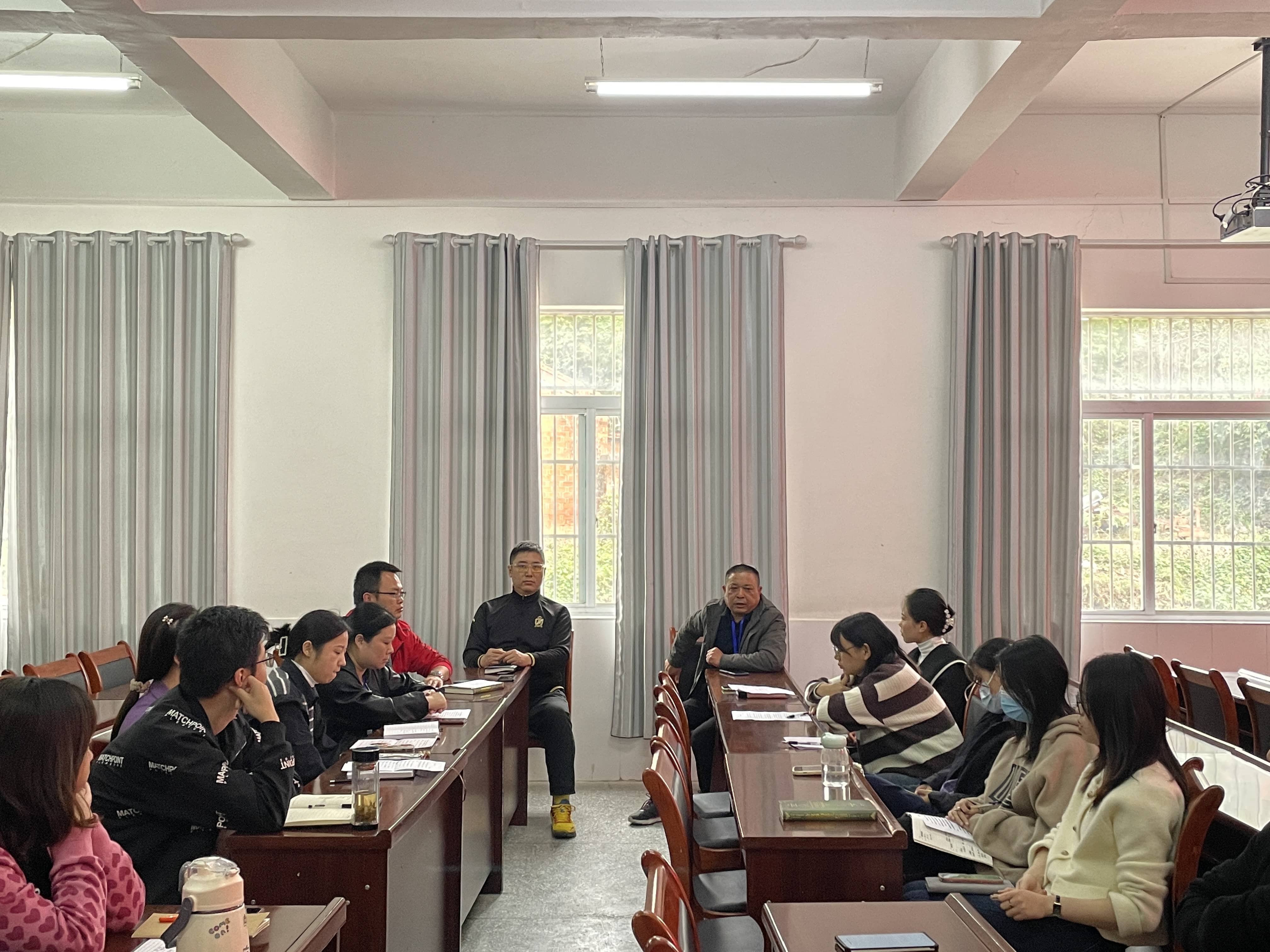 青年教师读书沙龙——清廉故事分享(图1)
